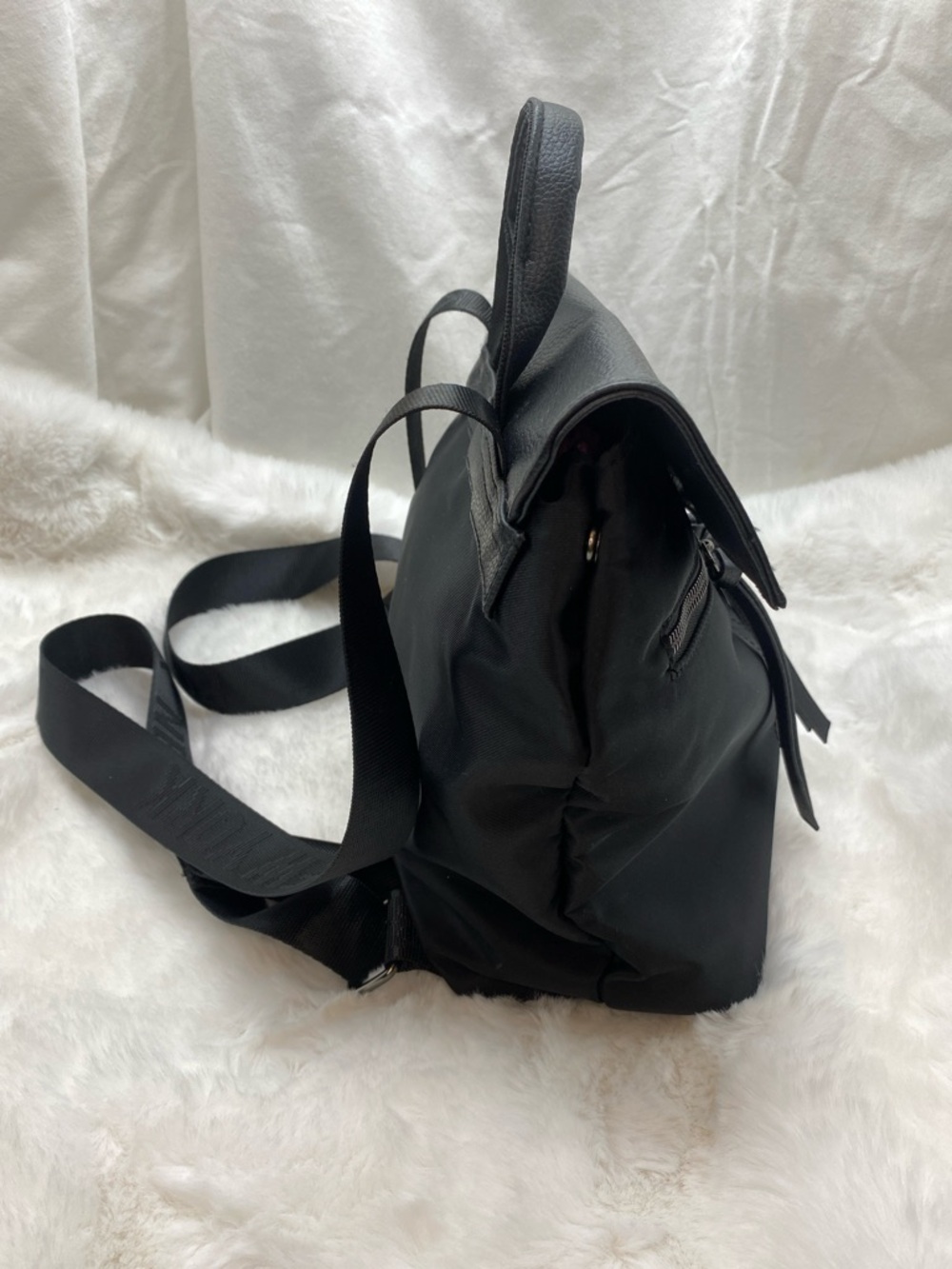 FREE Botkier Backpack - Picture 2 of 4